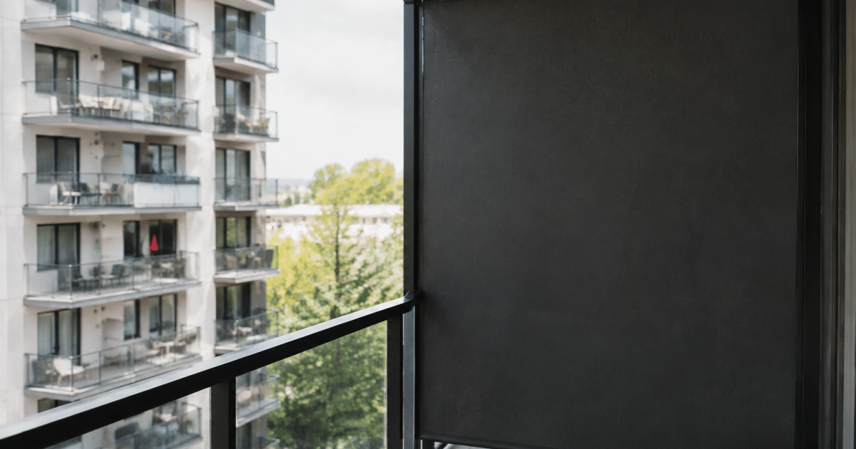 Ecran occultant vertical bloquant vue immeuble voisin en hauteur