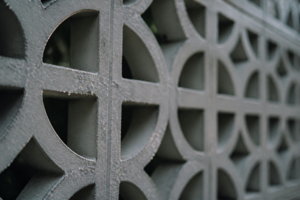Mur orne de motifs avec gouttelettes eau condensee